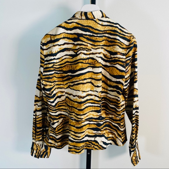 Tiger Print Pleated Front Mandarin Collar Long Sleeve Top Size M - Picture 3 of 10